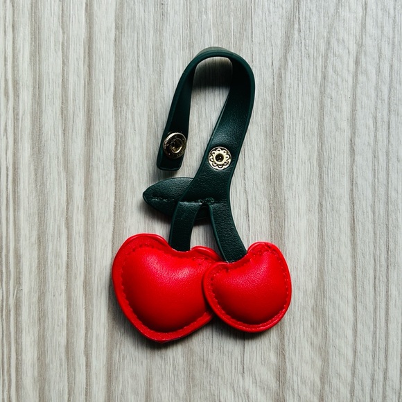 🍒 Cherry Plush Pendant Keychain Charm Classic NWT - Picture 3 of 7